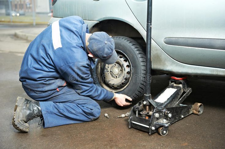 Professional Flat Tire Change in Redmond, WA